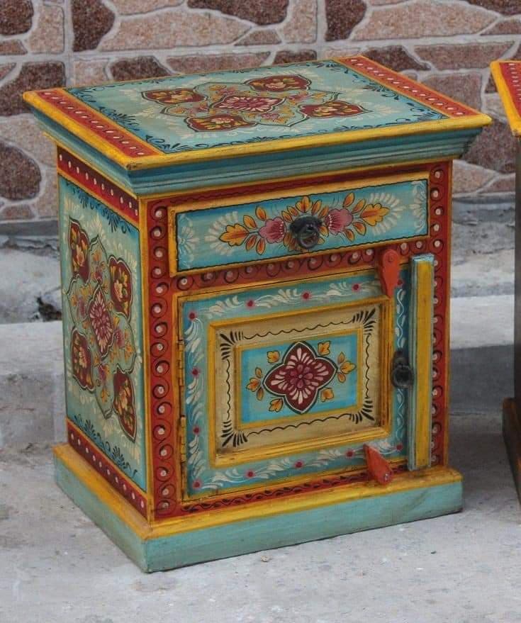 Table de Chevet Zouaq Marocaine Peinte à la Main avec Motifs Médaillons